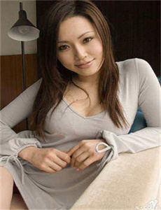 大胸翘臀小受GV2022-貂蝉喝自己乳液照片