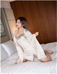 么公和媳妇9中字韩国-美女洗澡把胸和屁股扒开给别人看