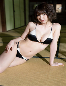 日韩1区1区产品乱码芒果榴莲-偷吻小护士
